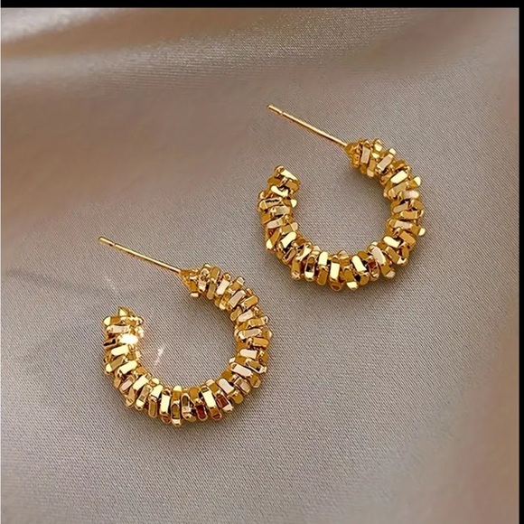 C-Shaped Hoop Earrings - Picture 2 of 6